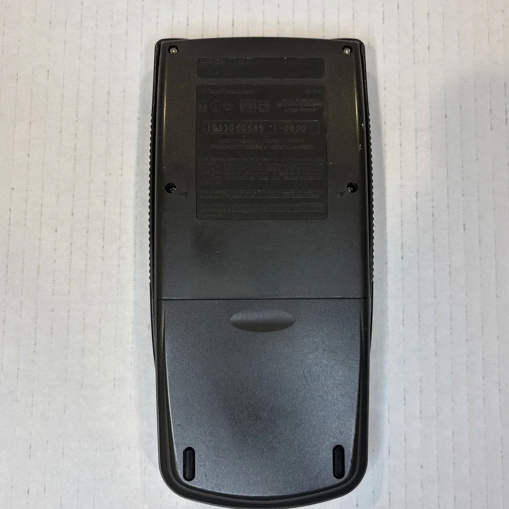 Texas Instruments TI-82  Graphing Calculator Vintage 1999